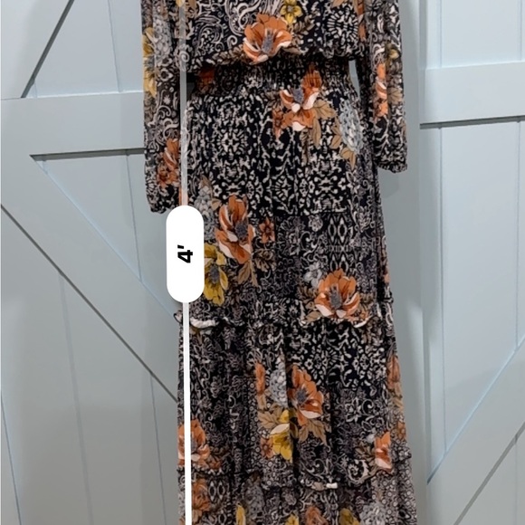 Stella and Julie Semi dress - Picture 2 of 9